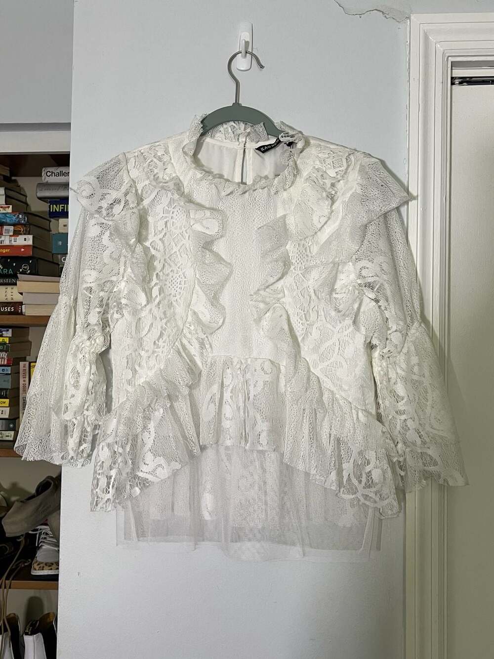 KAS NEWYORK White Lace Ruffle Detail Long Sleeve Blouse